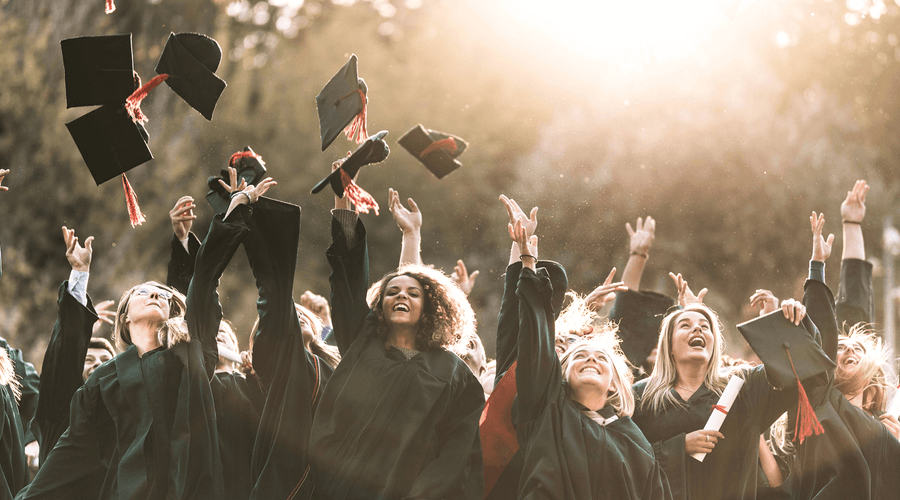 What to Write in a Graduation Card